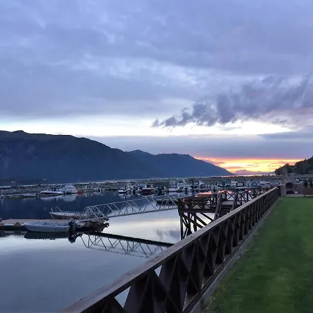 Solstrand Fjord شقة *