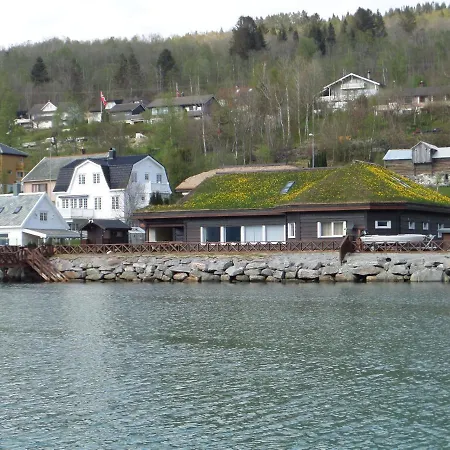 Solstrand Fjord * Eidsvag (Nesset)